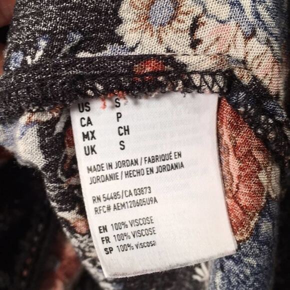 American Eagle peasant top. Black & Flowers. Sz S - Picture 6 of 7